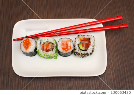 Plate sushi 130063420