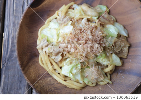 Simple fried udon noodles with cabbage and pork belly Simple fried udon noodles with cabbage and pork belly 130063519