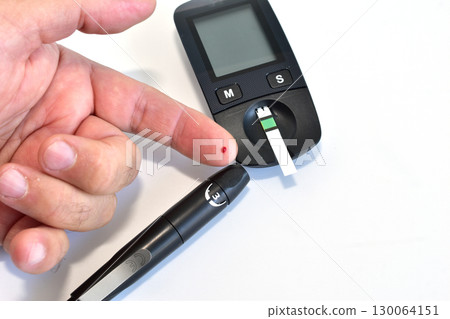 Blood sugar measuring device with accessories. 130064151