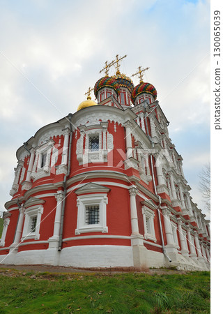 Nizhny Novgorod, Russia. Church of Nativity, built in the 17th century Nizhny Novgorod, Russia. Church of Nativity, built in the 17th century 130065039