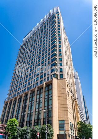 The Peninsula Tokyo is located at the intersection of Harumi Street and Hibiya Street. 130066040