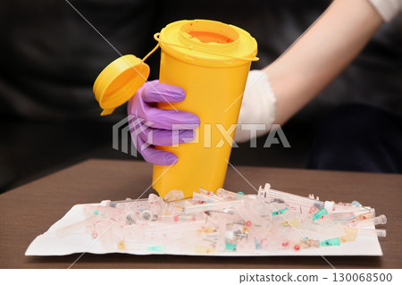 Disposable medical container 130068500