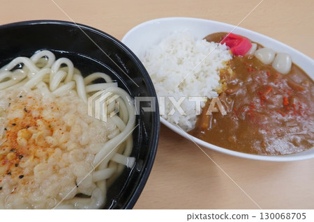 Kansai dashi udon and curry set 130068705