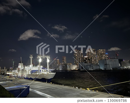 A ship moored at Takeshiba Pier 130069786