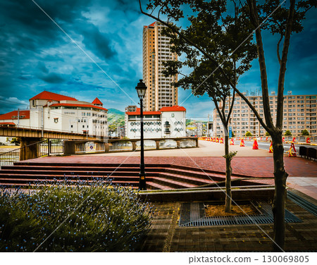 5月30日,日本寶塚鎮大劇院的夜景 5月30日,日本寶塚鎮大劇院的夜景 130069805