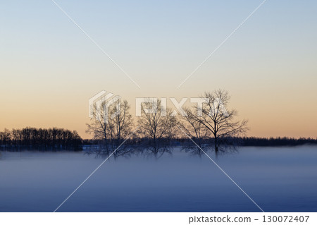 霜和空中風暴 霜和空中風暴 130072407
