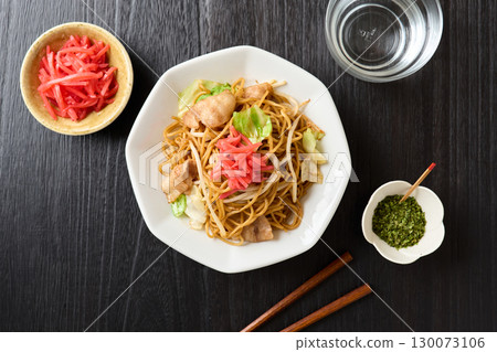 Sauce Fried Noodles 130073106