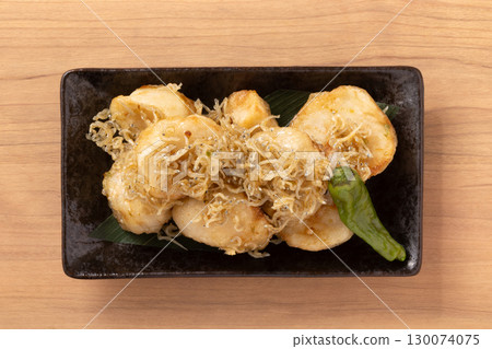 Deep fried taro and dried small sardines with yuzu pepper Deep fried taro and dried small sardines with yuzu pepper 130074075