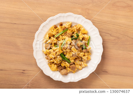 雞肉碎炒韭菜和雞蛋 雞肉碎炒韭菜和雞蛋 130074637