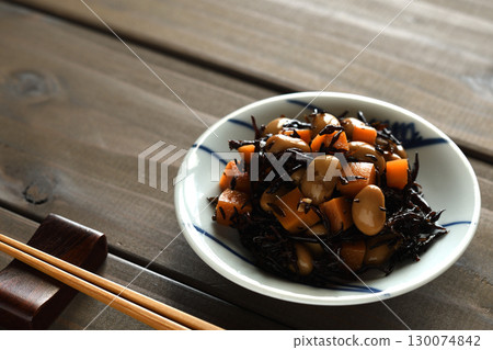 hijiki beans hijiki beans 130074842