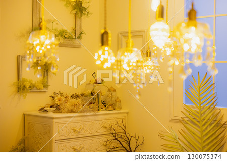 室內照明 130075374