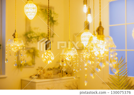 室內照明 130075376