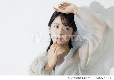 模特兒擺姿勢 130075444