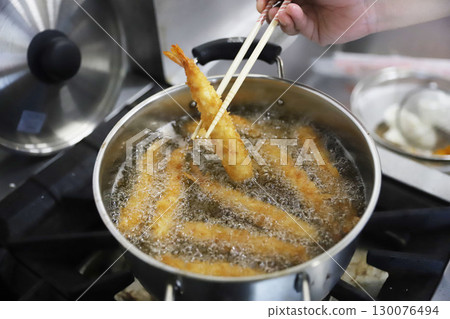 什錦炸海鮮,炸白魚,炸蝦,炸扇貝 什錦炸海鮮,炸白魚,炸蝦,炸扇貝 130076494