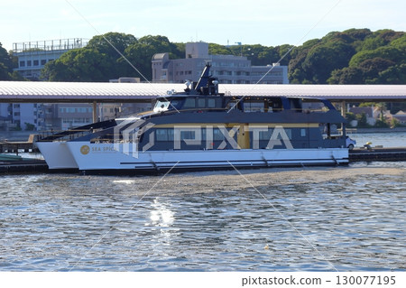 停泊在廣島港的觀光船“SEA SPICA” 停泊在廣島港的觀光船“SEA SPICA” 130077195