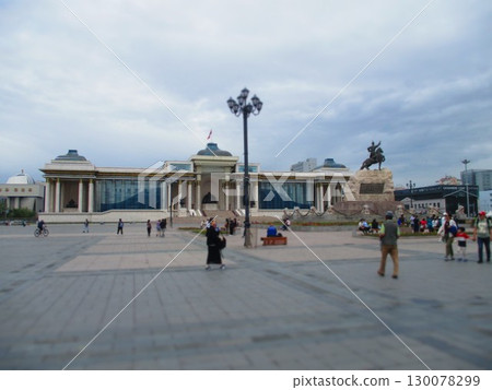 蒙古，烏蘭巴托，蘇赫巴托廣場，西洋鏡風格 130078299