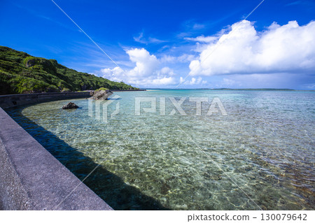 The sea of Ogami Island, 4km from Miyako Island 130079642