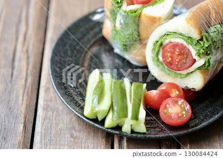 Healthy Vegetable and Cheese Roll Sandwich 130084424