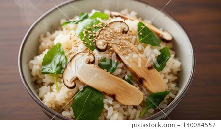 秋季美味之王－松茸飯的特寫 130084552
