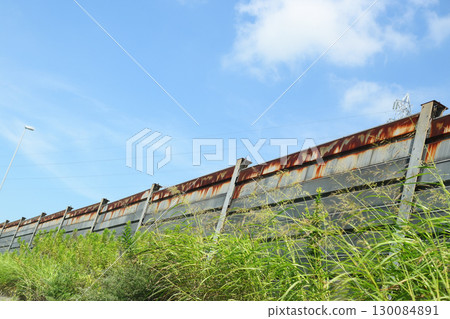 Soundproof wall of road 130084891