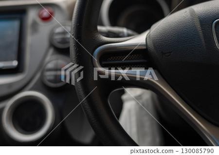 View of the driver's seat View of the driver's seat 130085790