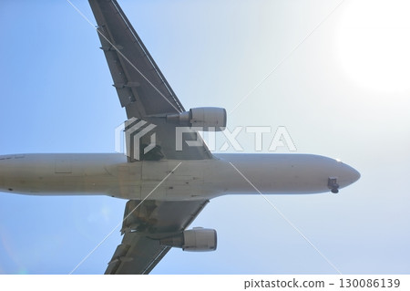 起飛和著陸一架客機 130086139