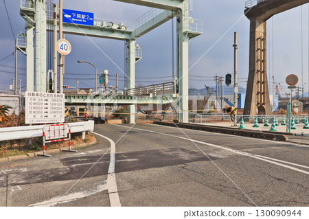 Civil engineering heritage in Yamaguchi Prefecture: The world's smallest Panama Canal lock at Shimonoseki Fishing Port Civil engineering heritage in Yamaguchi Prefecture: The world's smallest Panama Canal lock at Shimonoseki Fishing Port 130090944
