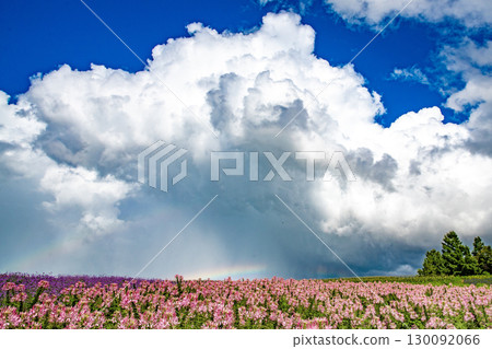 克萊奧姆山、積雨雲和彩虹 130092066