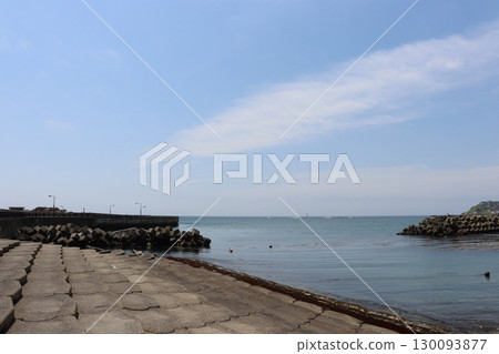 Sea	 130093877