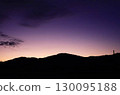 紫色的日出和山脈 130095188