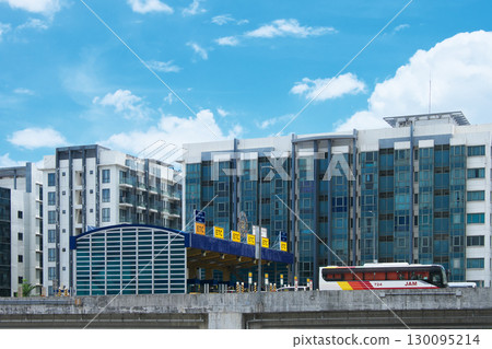 活力菲律賓 - 從馬尼拉尼諾阿基諾國際機場俯瞰城市景觀（2025 年 5 月） 130095214