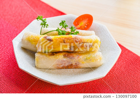 Potato salad and chikuwa spring rolls 130097100
