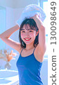 晨浴後年輕女子的畫像 130098649