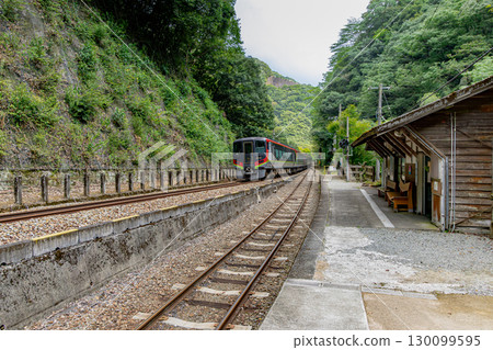 JR坪尻站:四國的隱密車站 JR坪尻站:四國的隱密車站 130099595