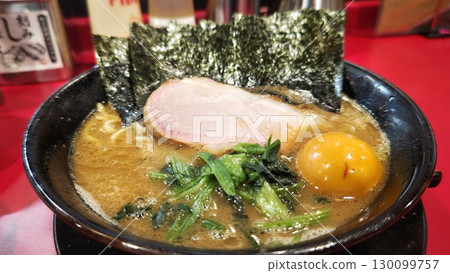 Delicious pork bone ramen, delicious and beautiful, roasted pork, egg, seaweed 130099757