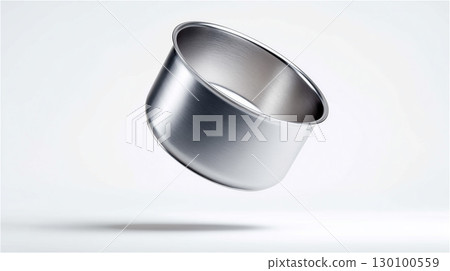 現代拉絲不銹鋼烹飪碗懸掛在白色背景上。 130100559