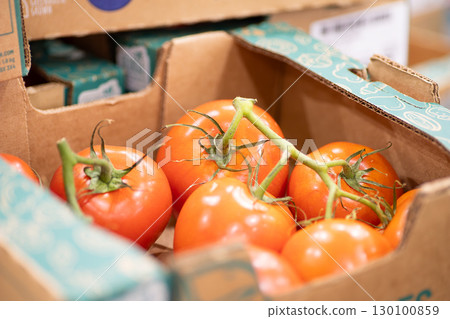 Fresh tomatoes on the stem sold in the United States 130100859