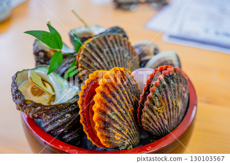 Assorted shellfish 130103567