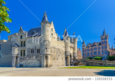 Het Steen medieval fortress, stone castle with towers in Antwerp city historical centre, Antwerpen old town, Flemish Region, Belgium Het Steen medieval fortress, stone castle with towers in Antwerp city historical centre, Antwerpen old town, Flemish Region, Belgium 130108315