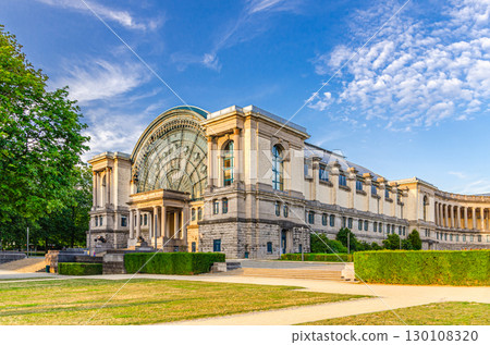 Royal Museum of the Armed Forces and Military History or Royal Military Museum in Park of the Fiftieth Anniversary Parc du Cinquantenaire Jubilee Park in European Quarter of Brussels city, Belgium Royal Museum of the Armed Forces and Military History or Royal Military Museum in Park of the Fiftieth Anniversary Parc du Cinquantenaire Jubilee Park in European Quarter of Brussels city, Belgium 130108320