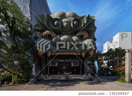 [Naniwa, Osaka] The Shinto lion hall at Namba Yasaka Shrine, designed in 1974 130109567