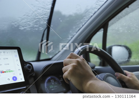 Drivers driving on heavy rainy days Drivers driving on heavy rainy days 130111164