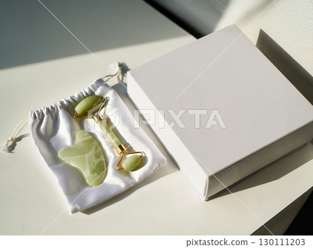 Jade stone gua sha and jade roller wellness beauty set for woman skincare with silk pouch and luxury gift box 130111203