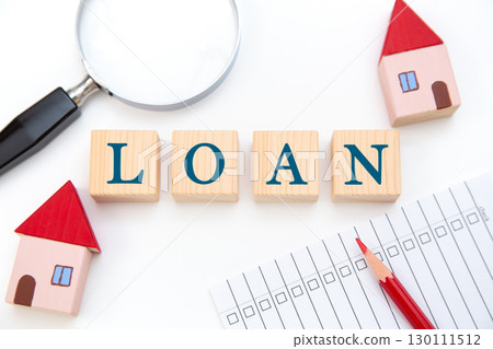 貸款(房屋、清單和放大鏡) 貸款(房屋、清單和放大鏡) 130111512