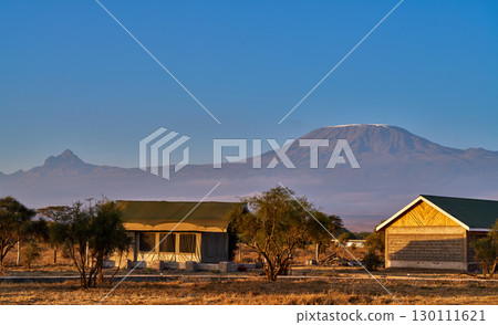 從狩獵營地看到的乞力馬扎羅山 130111621