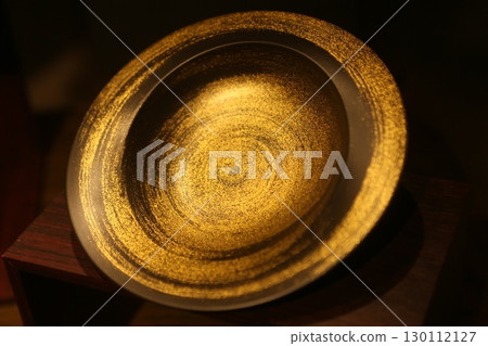 Gold foil plate Gold foil plate 130112127