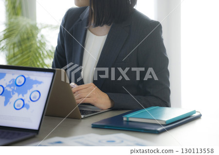 business people meeting 130113558