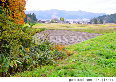 Late autumn scenery of Uonuma village, Minamiuonuma City Late autumn scenery of Uonuma village, Minamiuonuma City 130113854