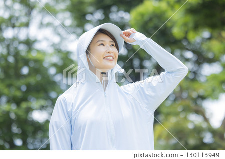 打著陽傘的女人 打著陽傘的女人 130113949