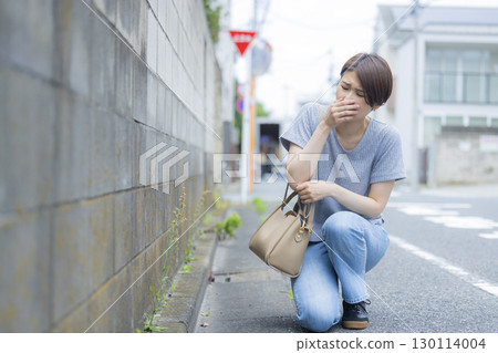 Dizzy woman 130114004